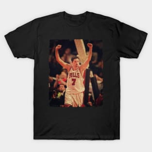 Toni Kukoc #7 in Chicago Bulls T-Shirt